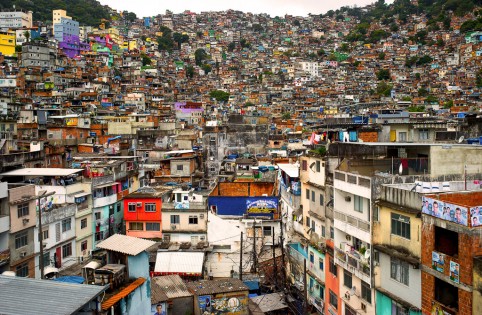 favela-482x315.jpg